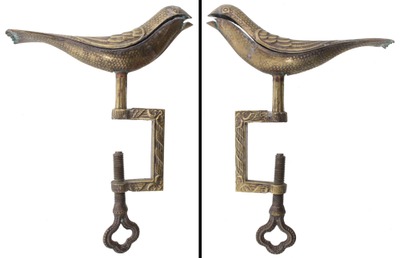 Unmarked: Classic 19th C. "Sewing Bird"