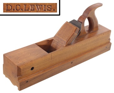 D.C. Lewis: Hdld. Fenced Orgee Molding Plane