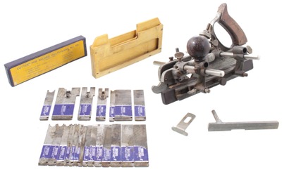 Record Tool Works, Sheffield, England, No. 405: Combination Metallic Plane