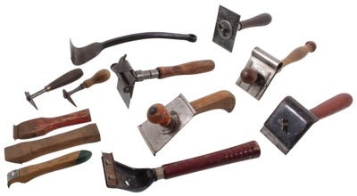 Assorted Makers: Coll. Of Manufacture Scrapers