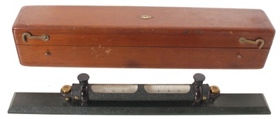 Buff & Buff Manufacturing Company, Boston, Massachusetts: Precision 14" Cast Iron Level