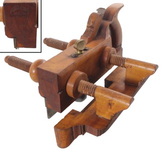 H. Chapin, Union Factory, Pine Meadow, Connecticut, No. 239 1/2: Handled Applewood Plow Plane