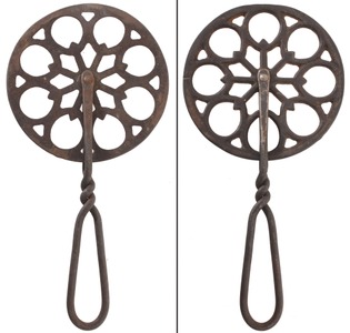 Unmarked: Unus. Cast Iron Whee W'wright's Traveler
